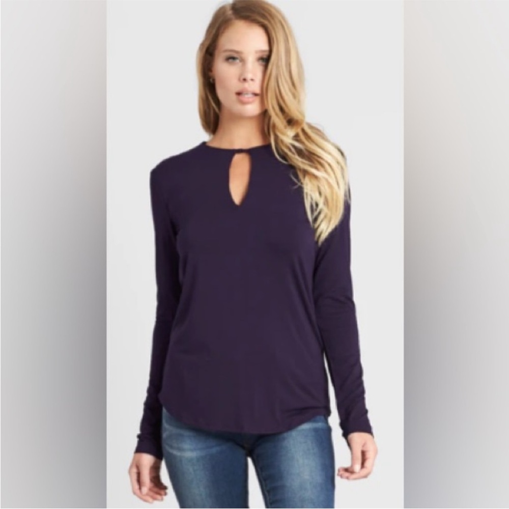 NWT Laila Jayde Long Sleeve Key Hole Purple Top